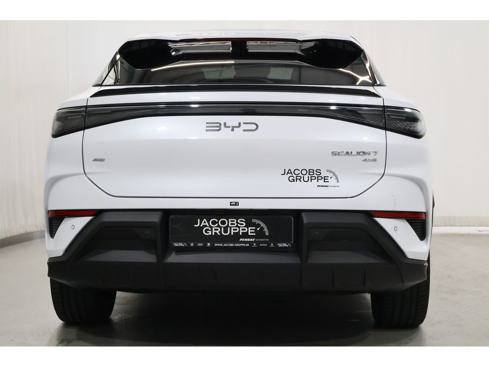 BYD SEALION 7