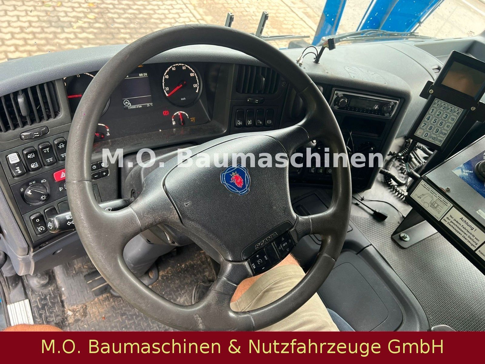 Fahrzeugabbildung Scania P 320 LB / Kehrichtabfuhrwagen / Frontlader