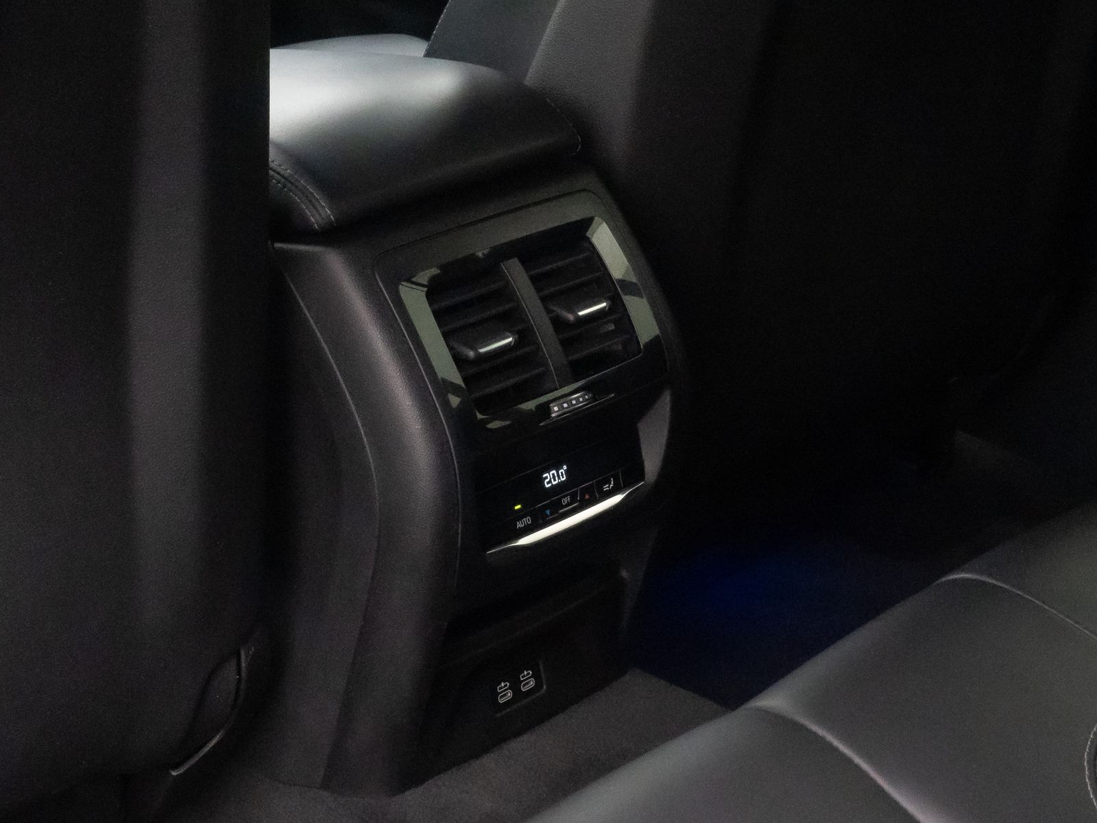 Fahrzeugabbildung BMW X4 M Competition 360° DAB Komfort HUD H/K 21Zoll