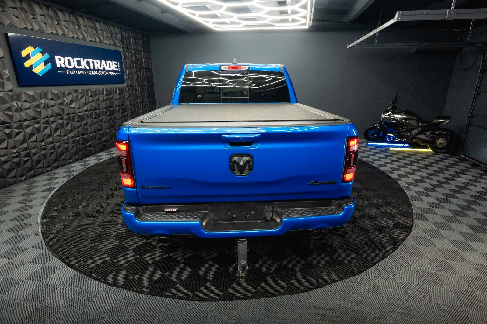 Fahrzeugabbildung Dodge RAM 5.7 V8 HEMI 4x4 NIGHT GT SPORT Night-Paket