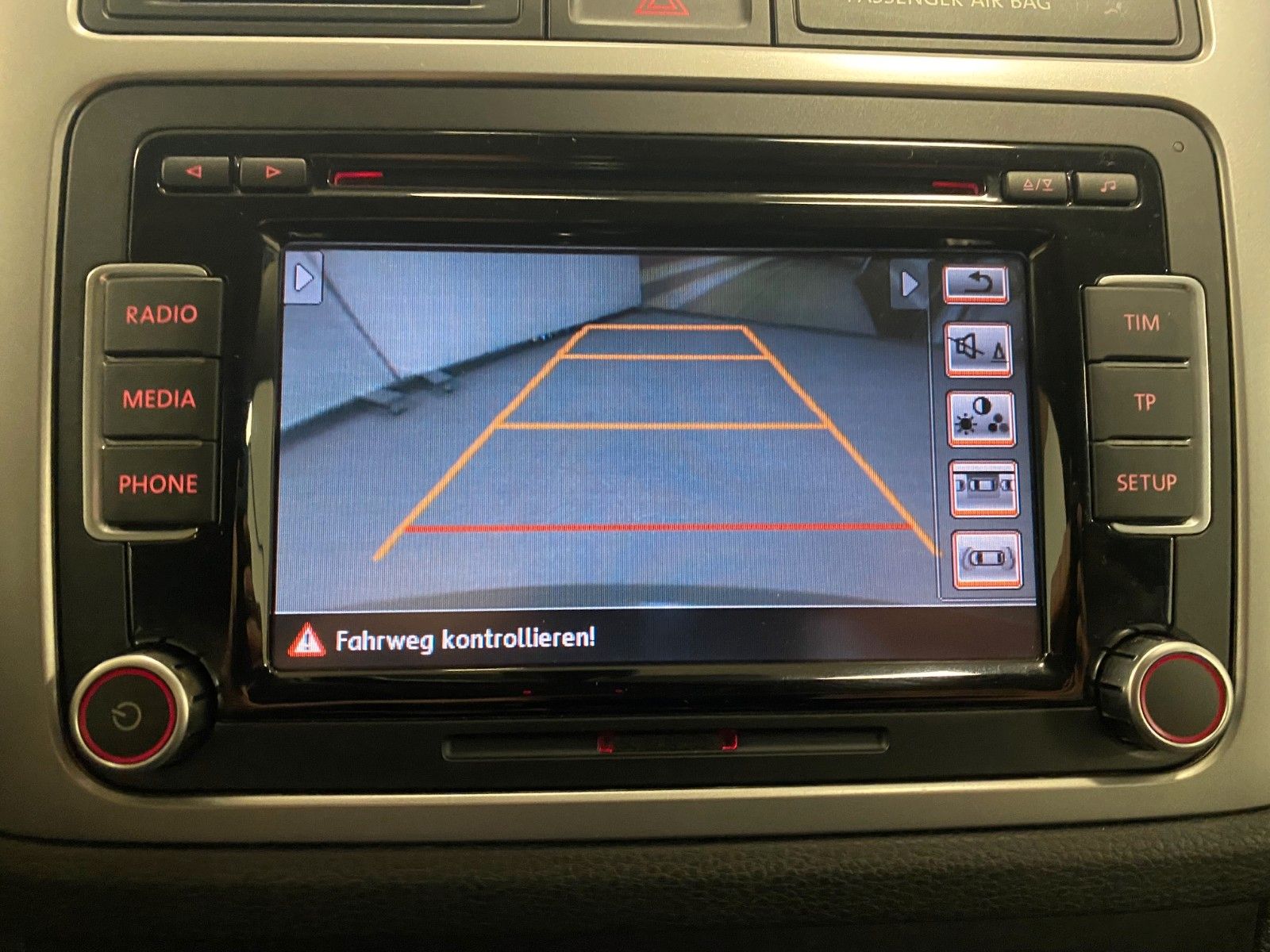 Fahrzeugabbildung Volkswagen Tiguan 2.0 TSI DSG 4MOTION LIFE+1.HAND+Bi-XENON+