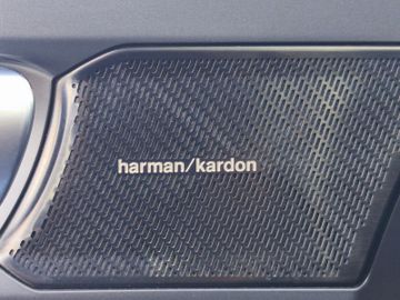 Volvo XC40 Momentum2WD*AHK*LED*SHZ*Kamera*PDC*