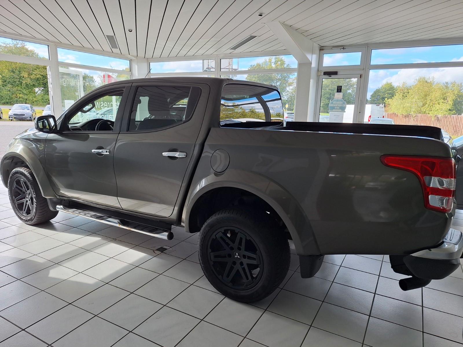 Mitsubishi L200 Top Doppelkabine 4WD/Kamera/AHK