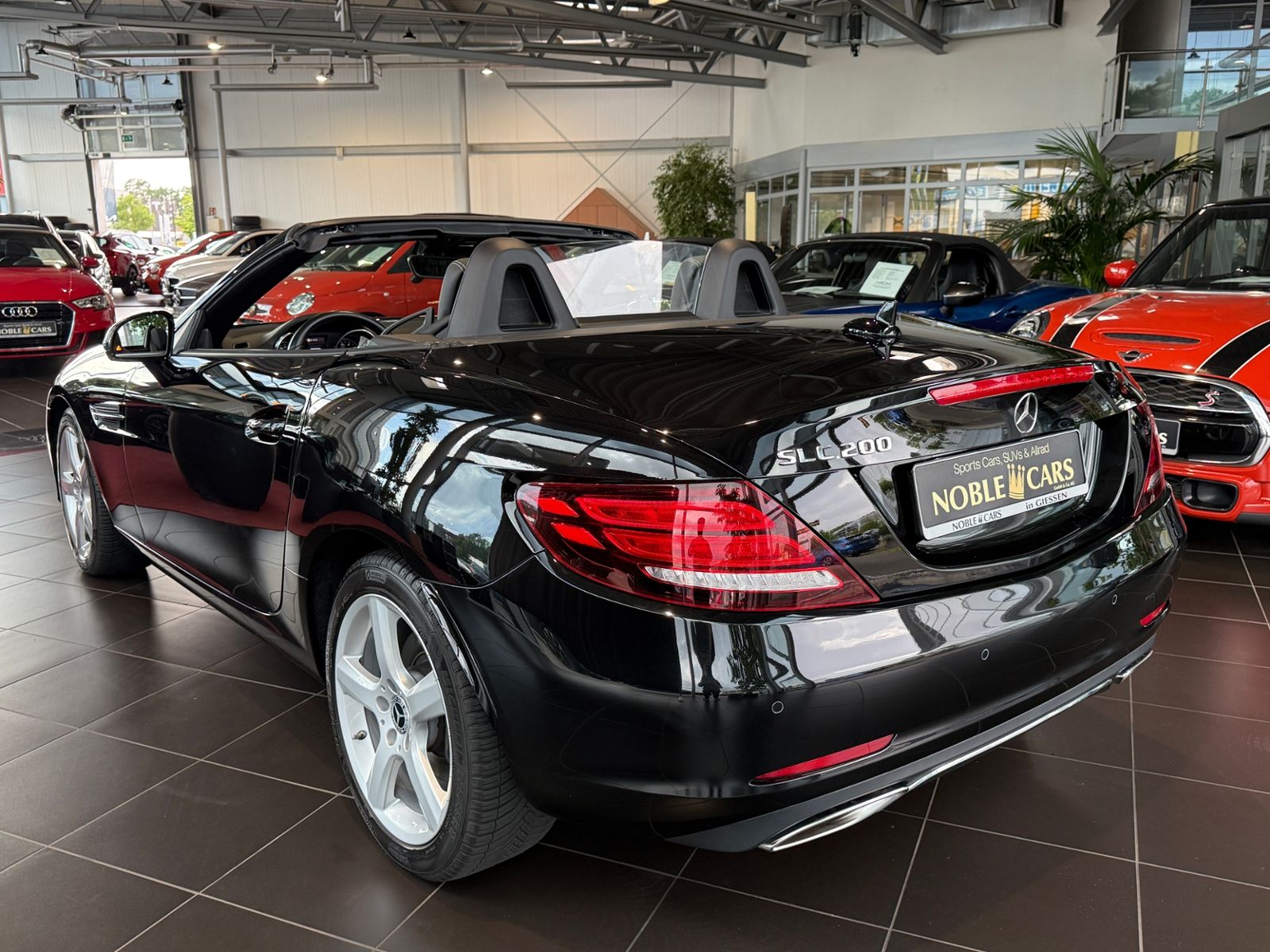 Fahrzeugabbildung Mercedes-Benz SLC 200 AIRSCARF LED NAVI