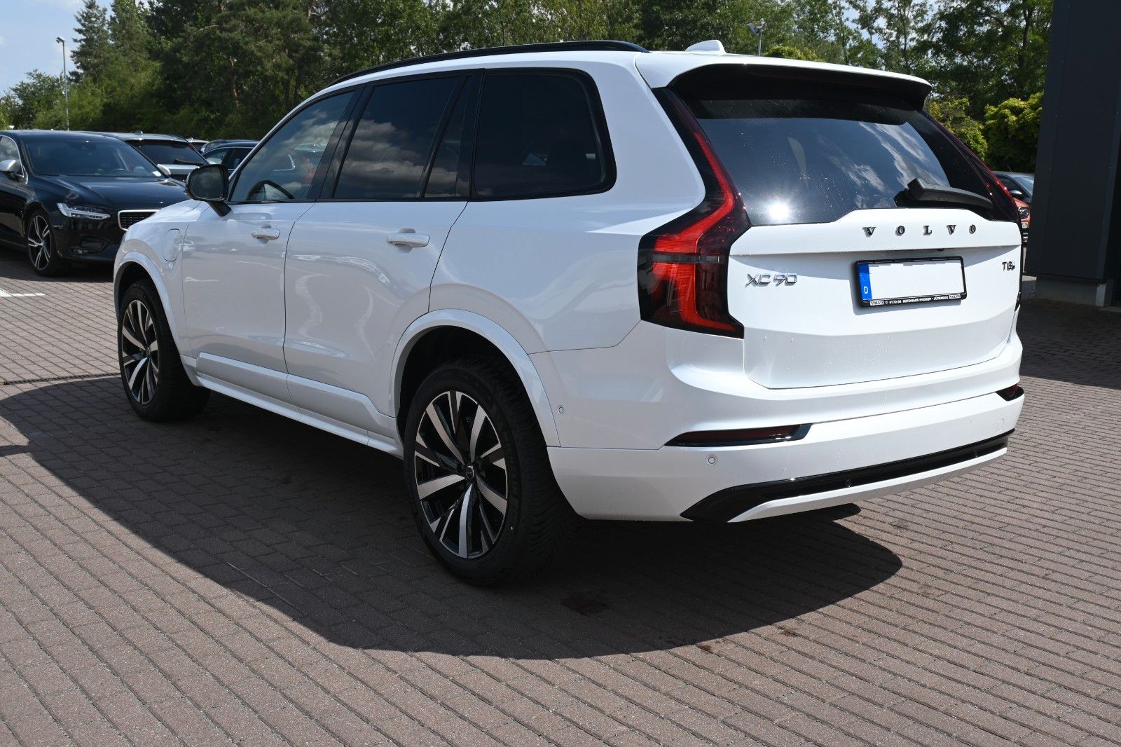 Fahrzeugabbildung Volvo XC90 T8 RC AWD Plus Dark*STDHZG*360°*ACC*AHK