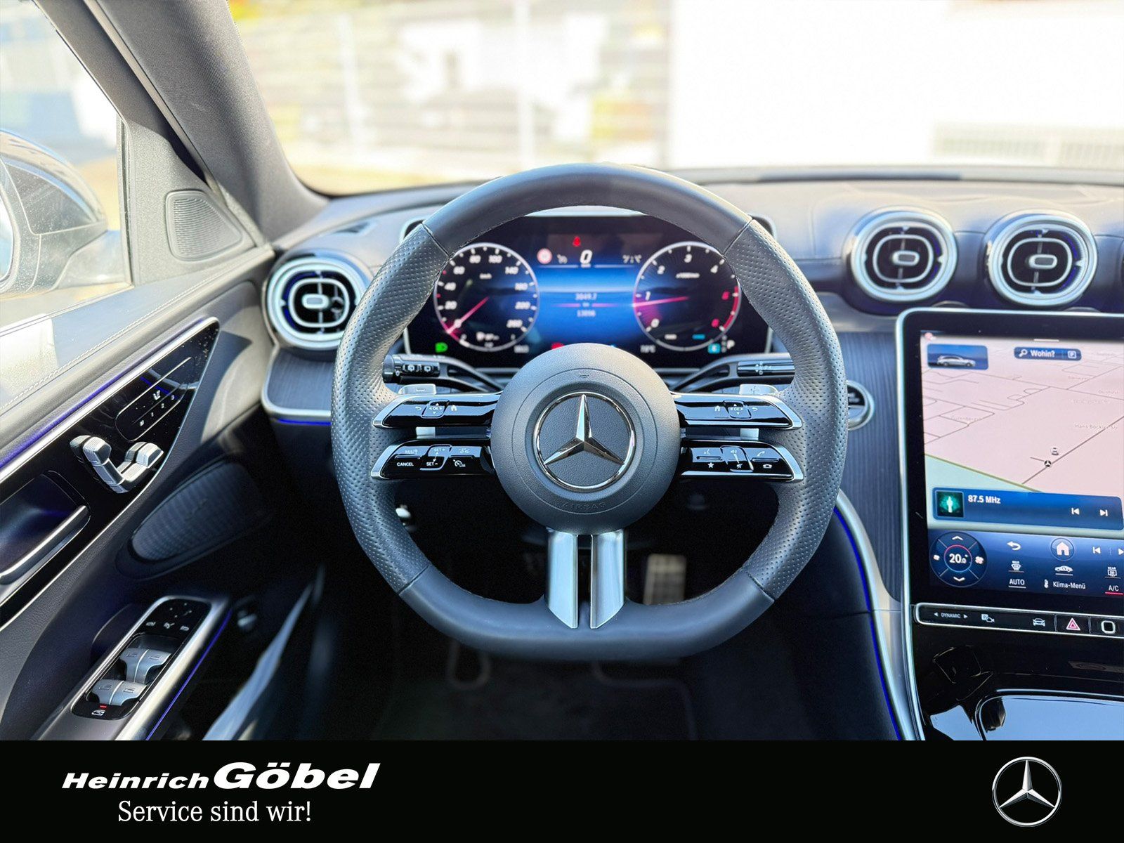 Fahrzeugabbildung Mercedes-Benz C 300 d T AMG*AHK*PANO*MEMORY*AMBIENTE*LED*