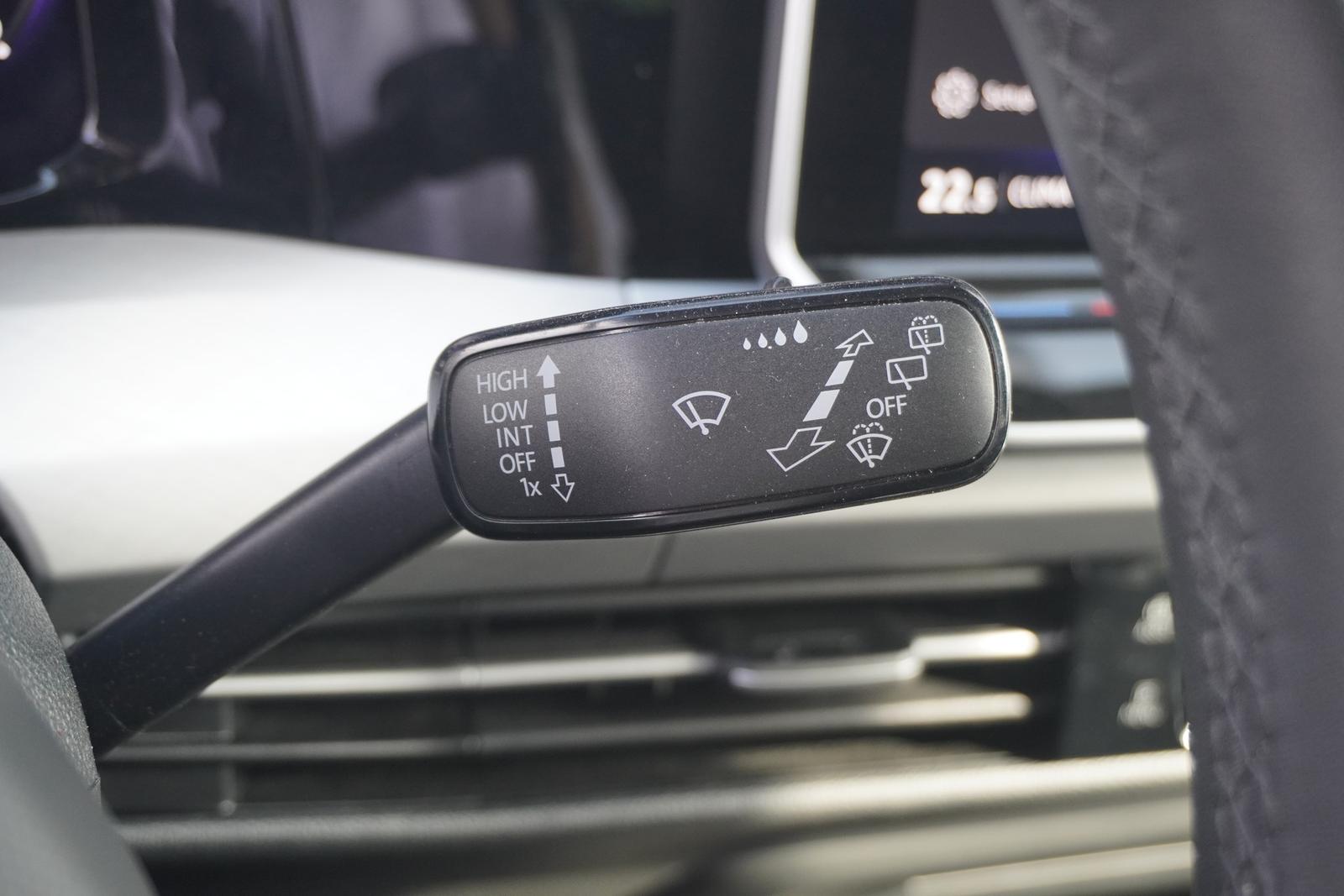 Volkswagen Golf VIII Variant 1.5 TSI Life LED ACC PDC DAB, миниатюра 23