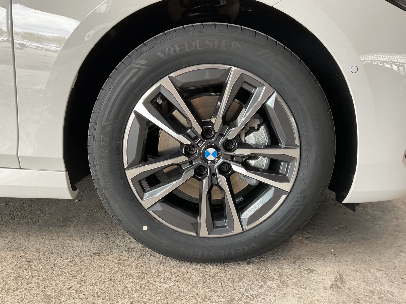 Fahrzeugeinzelansicht 16 Fahrzeugabbildung BMW 218i |Head-Up Disp. |AHK |elektr. Heckklap. DAB