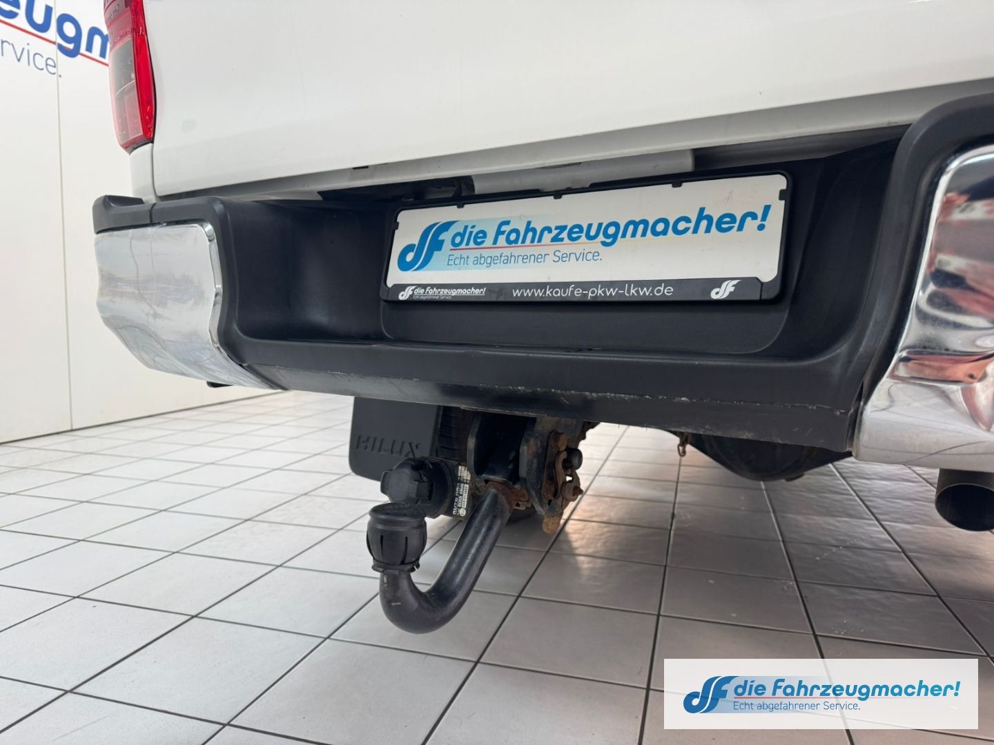 Fahrzeugabbildung Toyota Hilux Double Cab Meister 4x4 2.4 D-4D Sperrdiff.