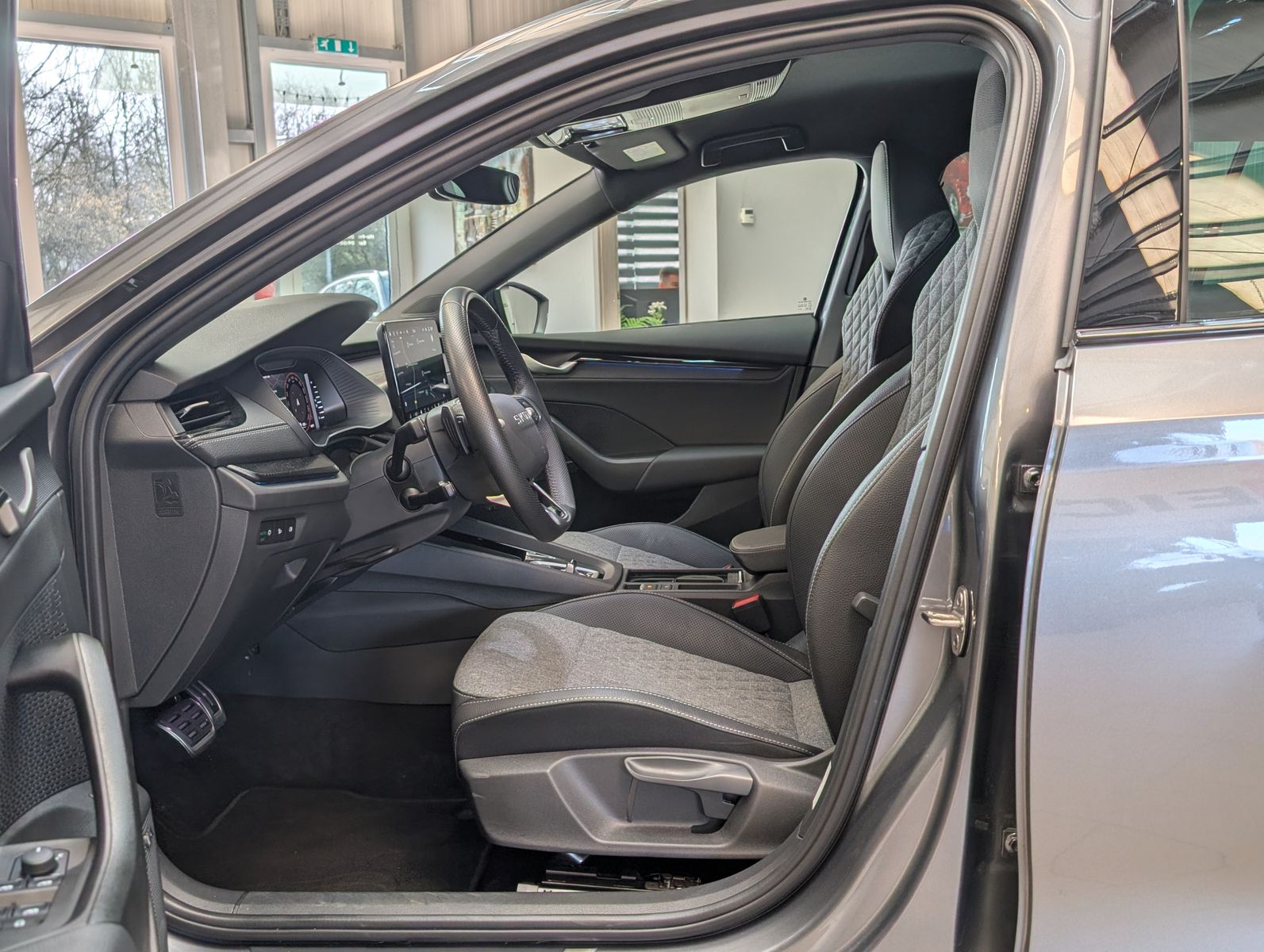Fahrzeugabbildung SKODA Octavia 2.0 TDI Sportline Matrix Canton AHK 5J.G