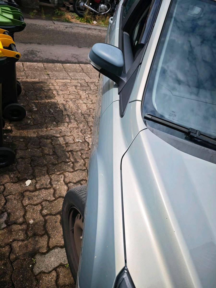 Ford Focus 2010 — engine 109 HP (80kW)