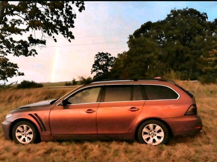 BMW 520 2004 — rear view