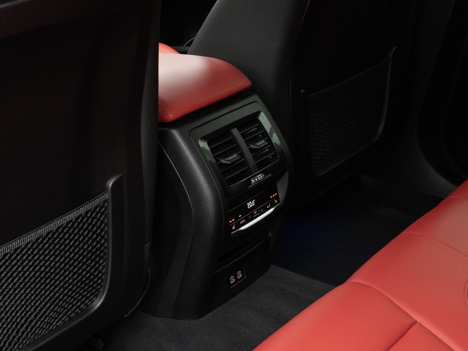 Fahrzeugabbildung BMW X4 M40i Kamera Laser HUD DAB HiFi DisplKey 21"