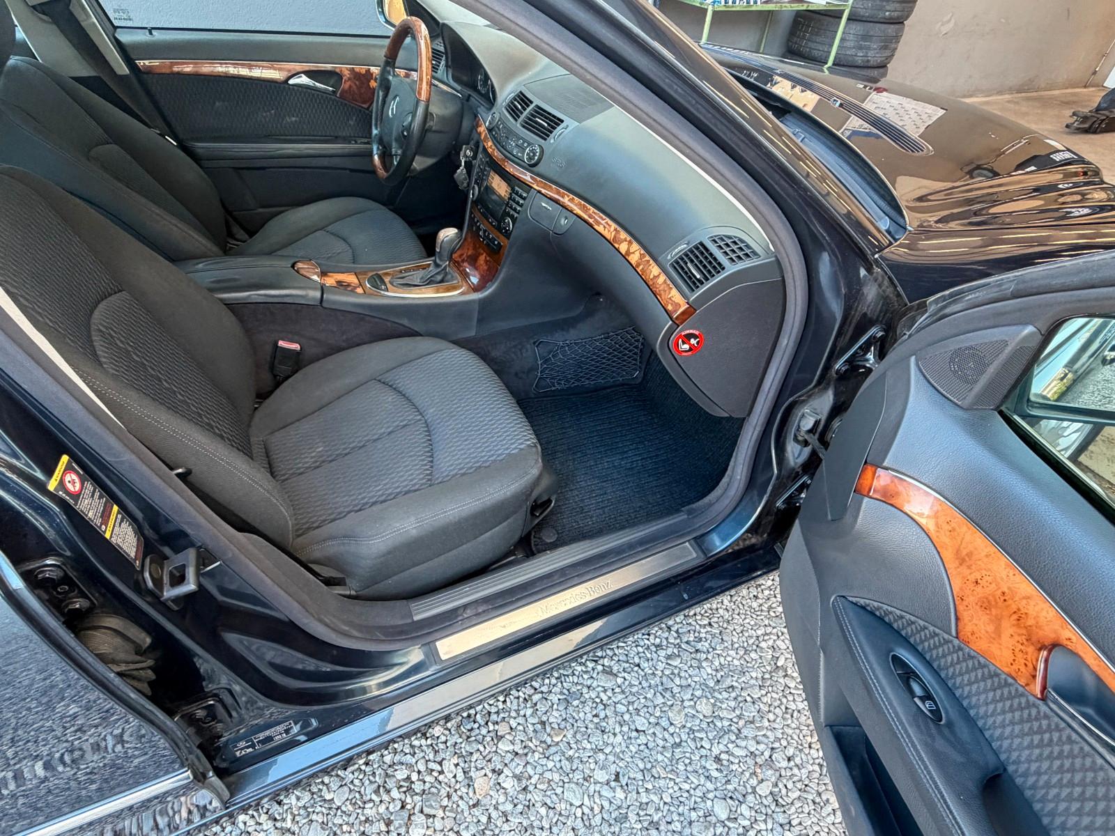 Mercedes-Benz E280 2005 — photo 13