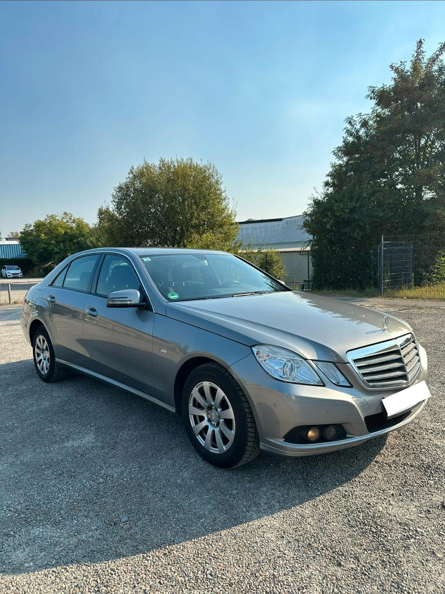 Mercedes-Benz E 220 CDI Aut. BlueEFFICIENCY Wartungsfrei AHK