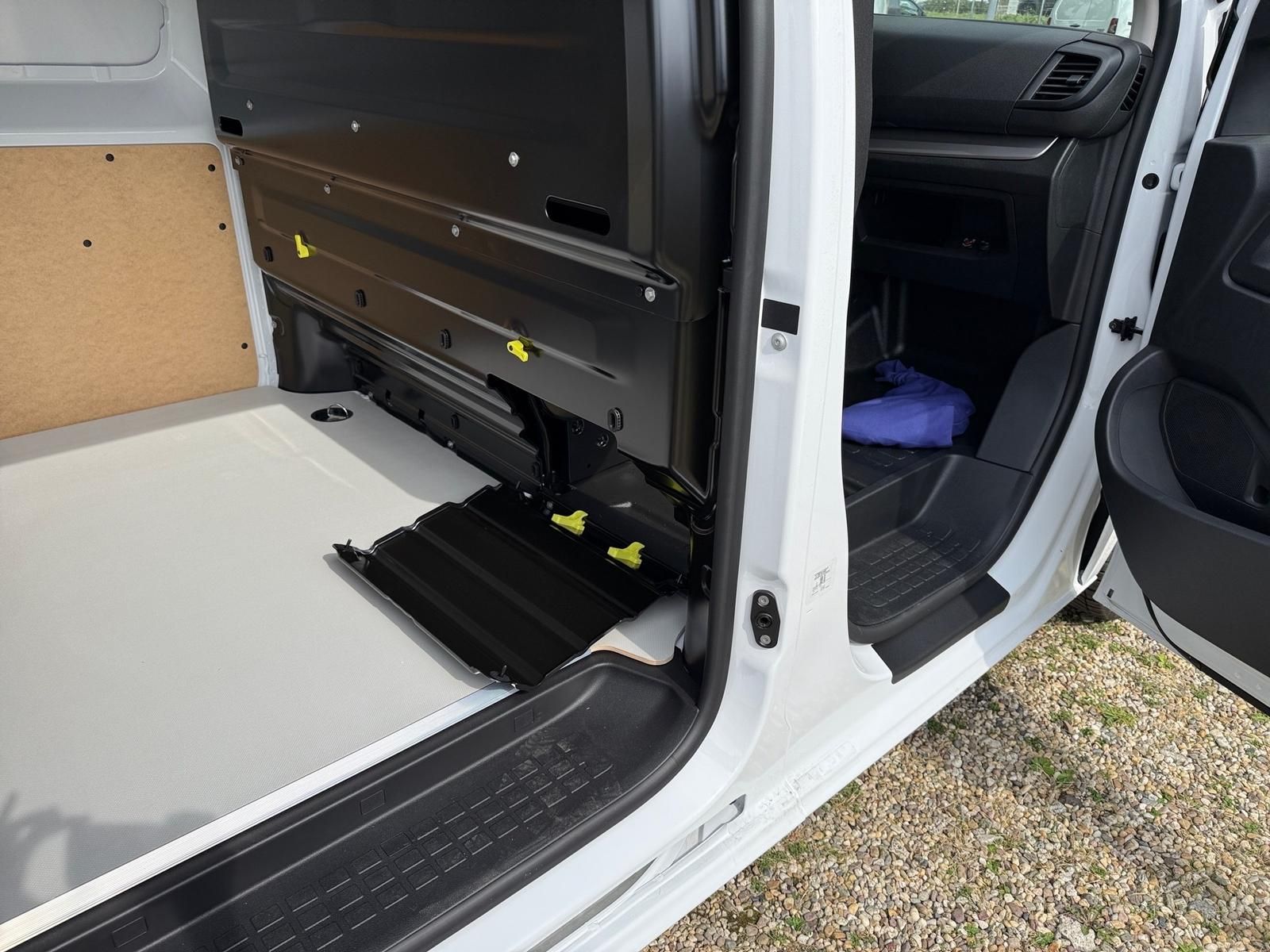 Fahrzeugabbildung Fiat Scudo XL Kastenwagen 150 MT6