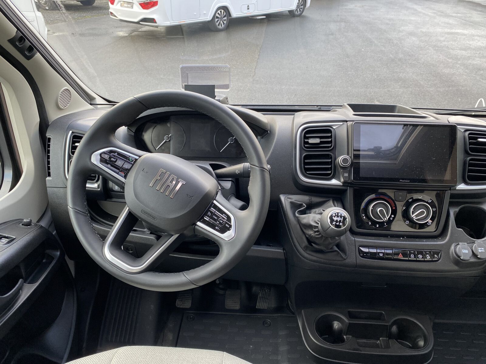Fahrzeugabbildung Weinsberg CaraCompact EDITION PEPPER 600 MEG Dachklima