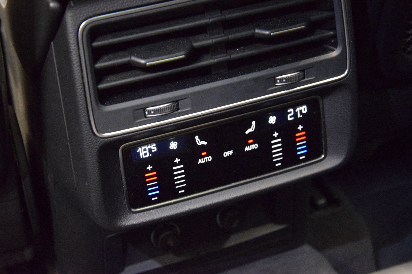 Fahrzeugabbildung Audi Q7 50 TDI quattro S line Pano Luft Massage 22"