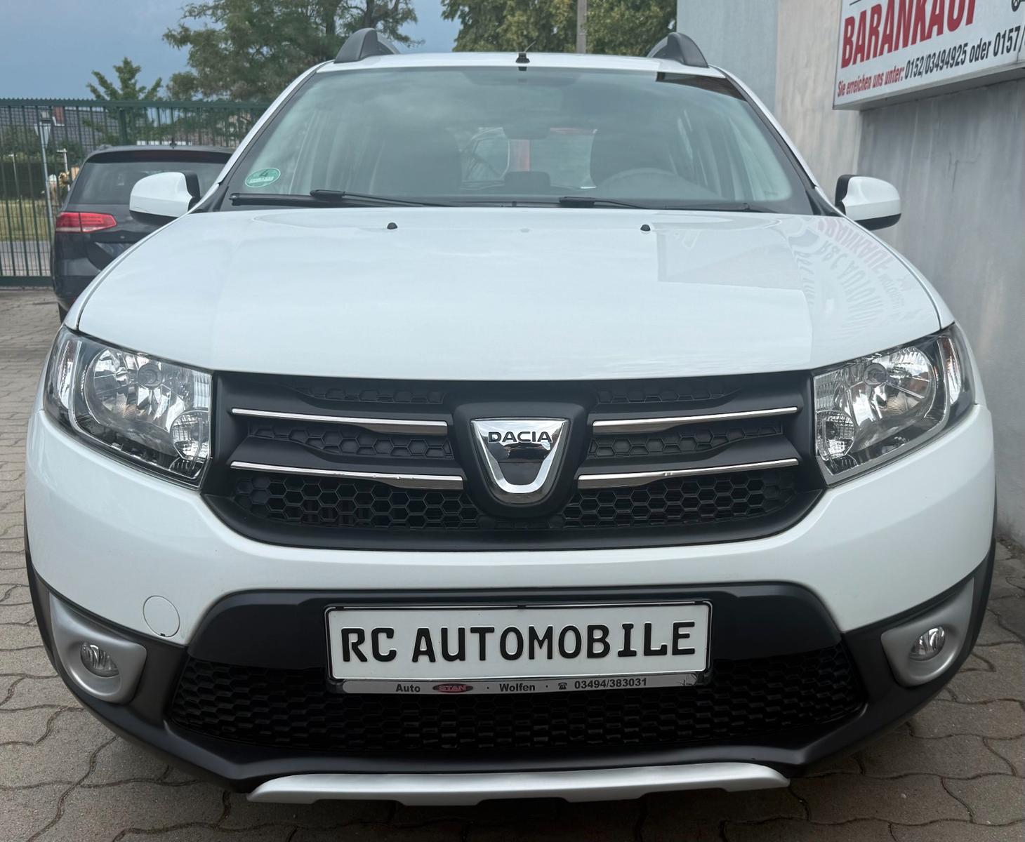Dacia Sandero 2015 — вигляд ззаду