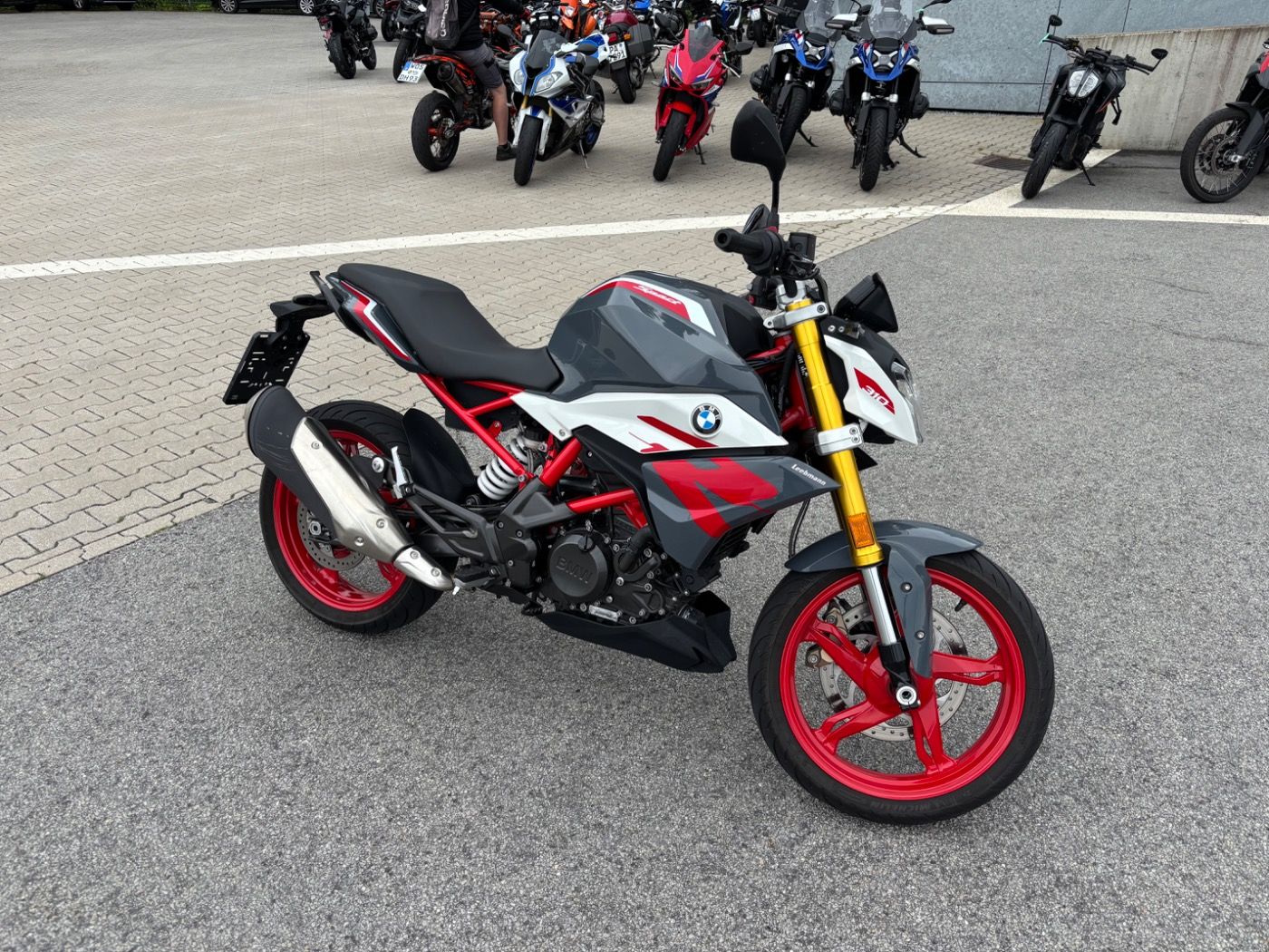 Fahrzeugabbildung BMW G 310 R Style Sport gepflegter Zustand
