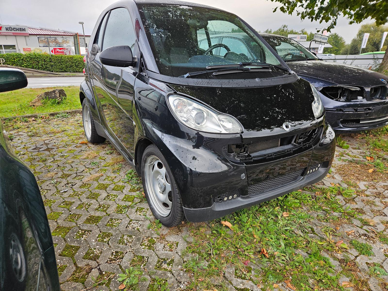 Smart Fortwo coupe Micro Hybrid Drive 52kW  Tüv  neu !