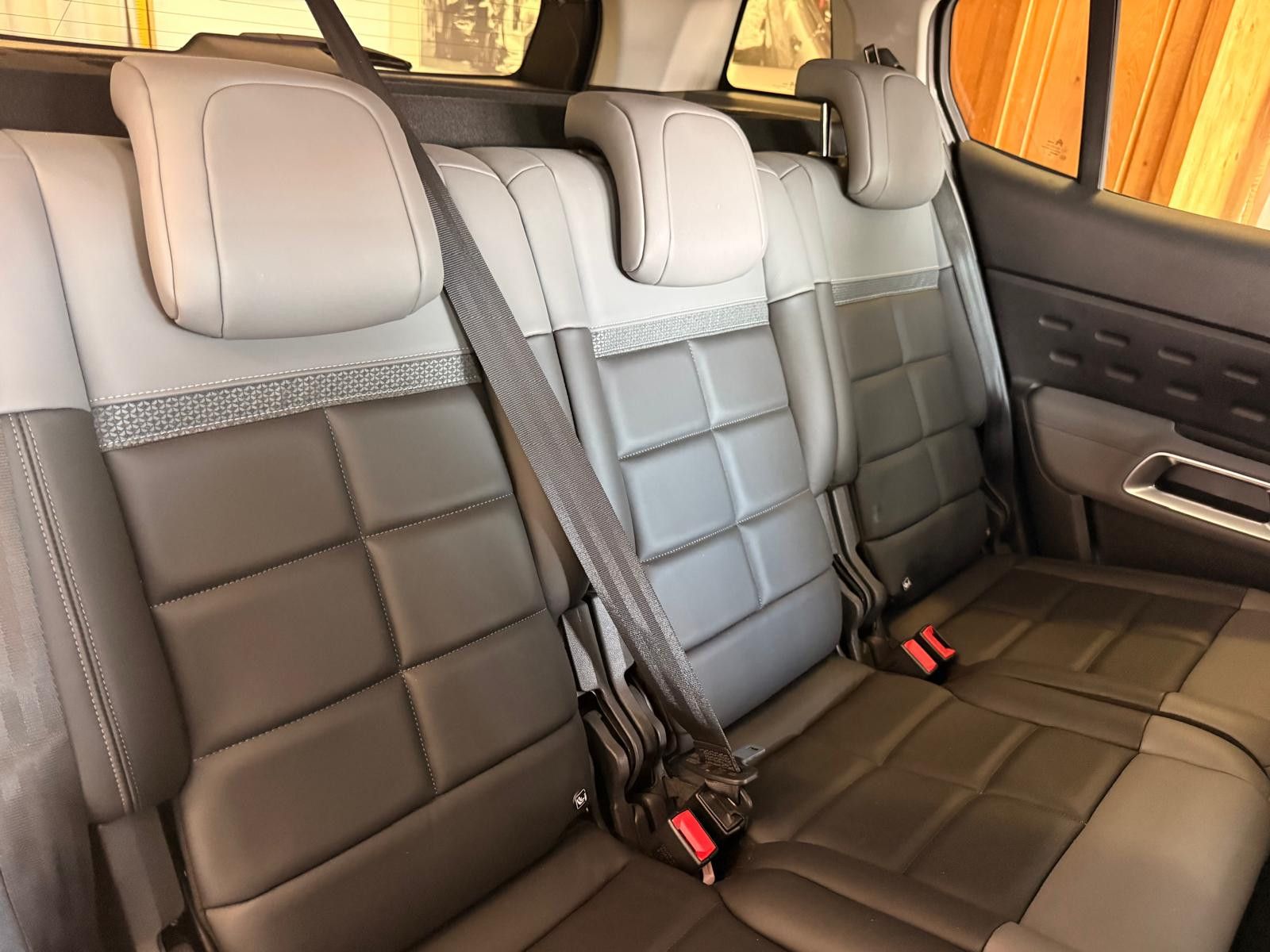 Fahrzeugabbildung Citroën C5 Aircross Hybrid/PANORAMA/LEDER/NAVI/KAMERA