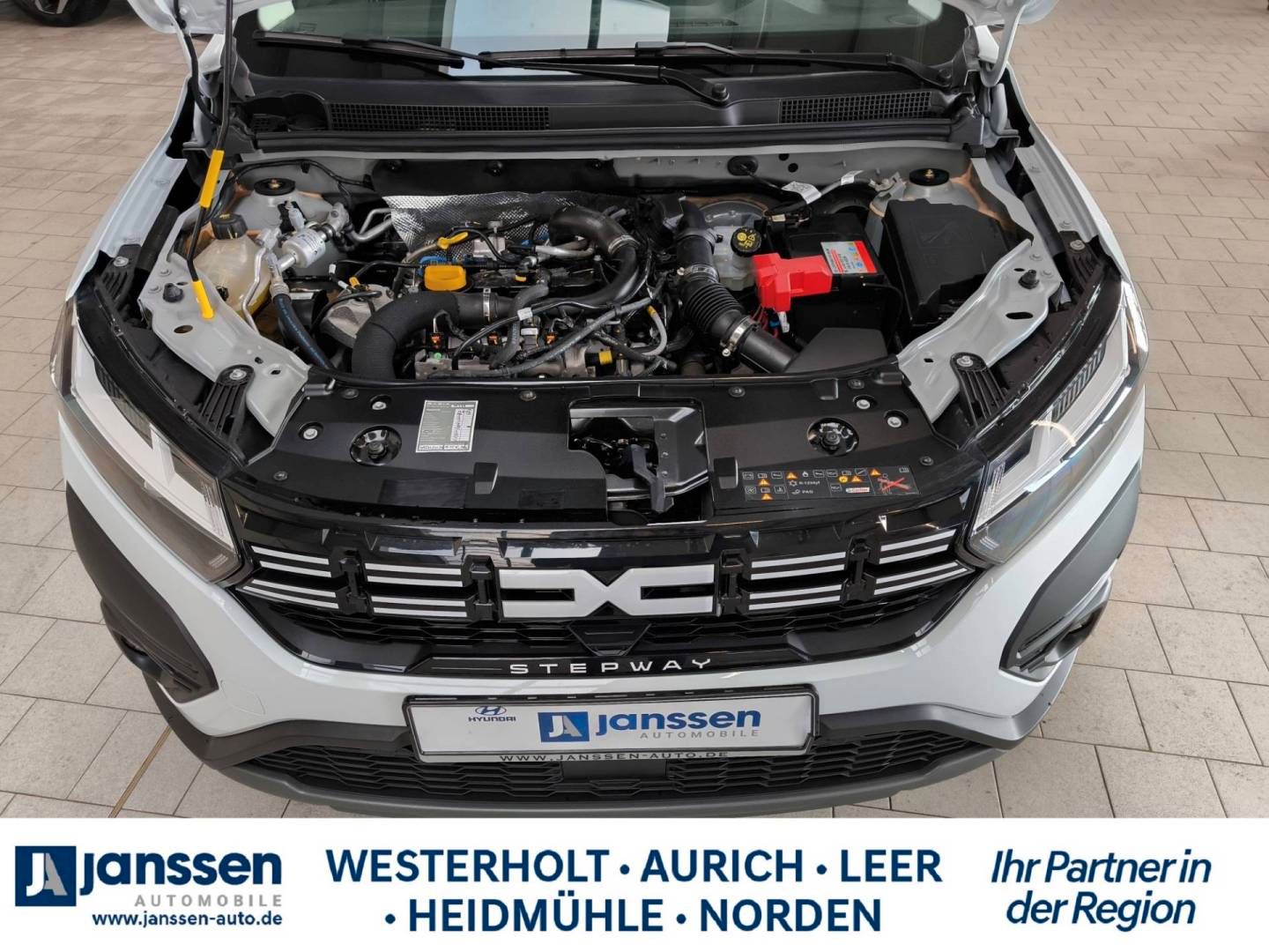 Fahrzeugabbildung Dacia Sandero Stepway Expression TCe 100 ECO-G