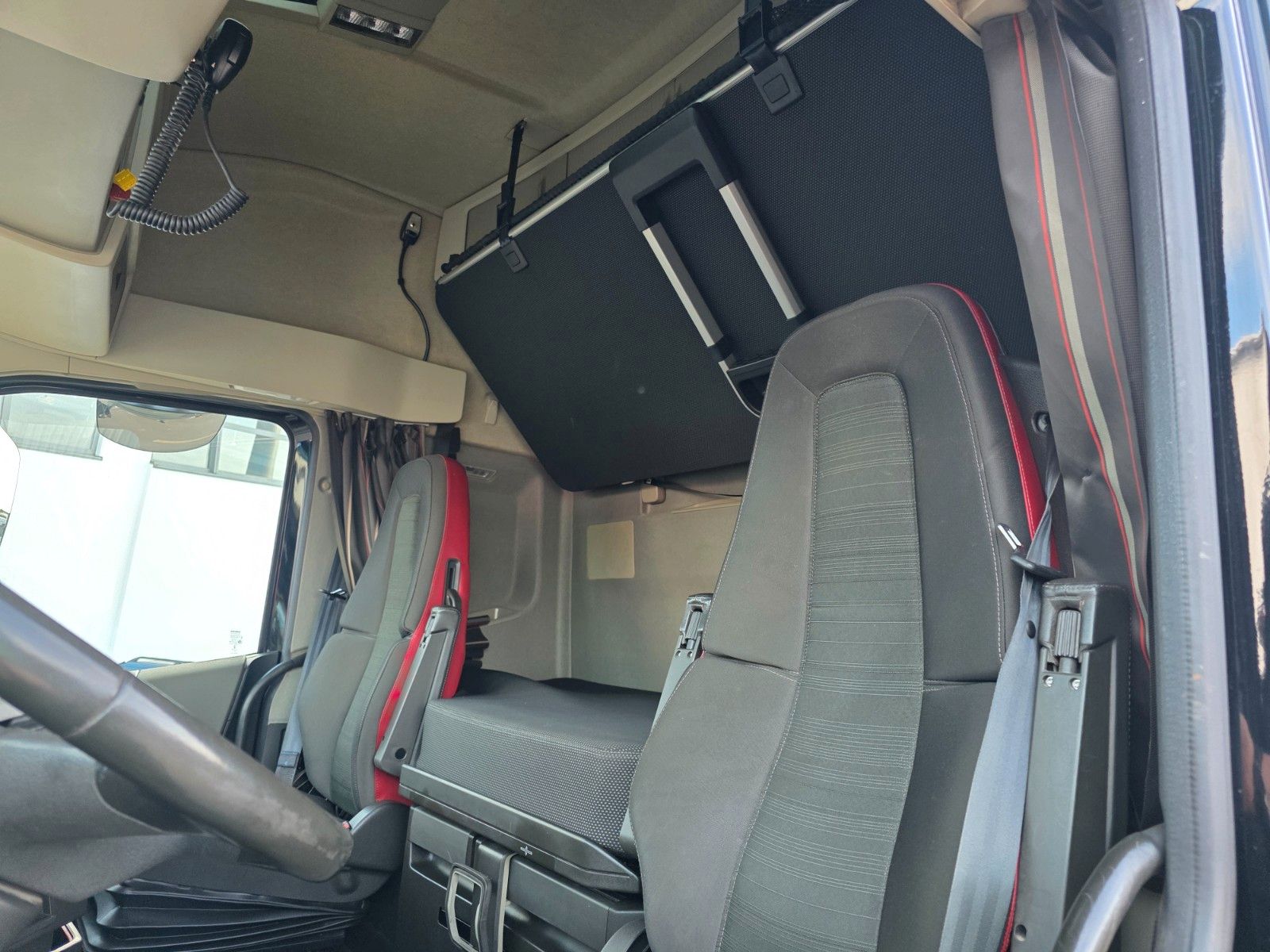 Fahrzeugabbildung Volvo FH 500 6x2 Heckkran MKG HLK 531 HP a5 Funk