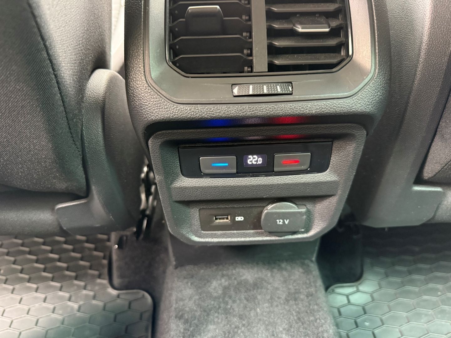 VW Tiguan Join Start-Stopp 4Motion 2.0 TDI BMT EU6d - Image 21