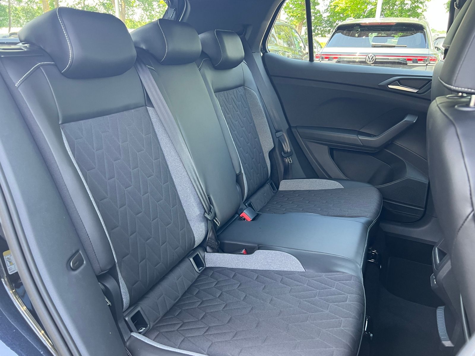 Fahrzeugabbildung Volkswagen T-Cross ENERGY 1.0 TSI DSG *AHK,Side Assist,Navi
