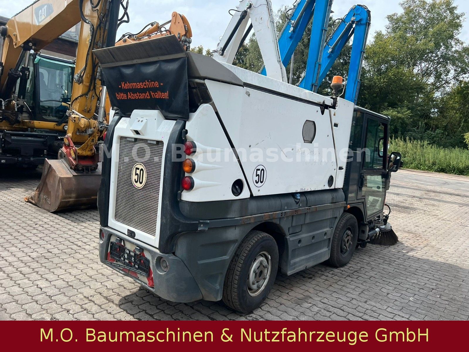 Fahrzeugabbildung Schmidt AEBI Schmidt Swingo 200 / Kehrmaschine /