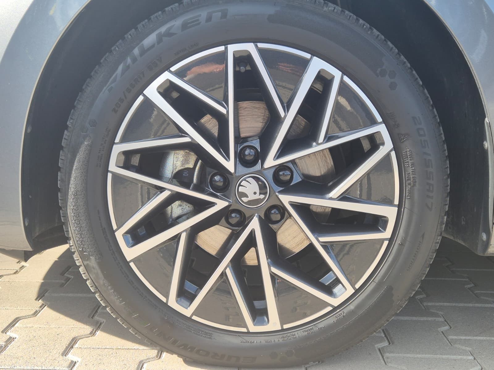 Fahrzeugabbildung SKODA Octavia 1.5 eTSI DSG Selection LED*AHK*5J-Gar.