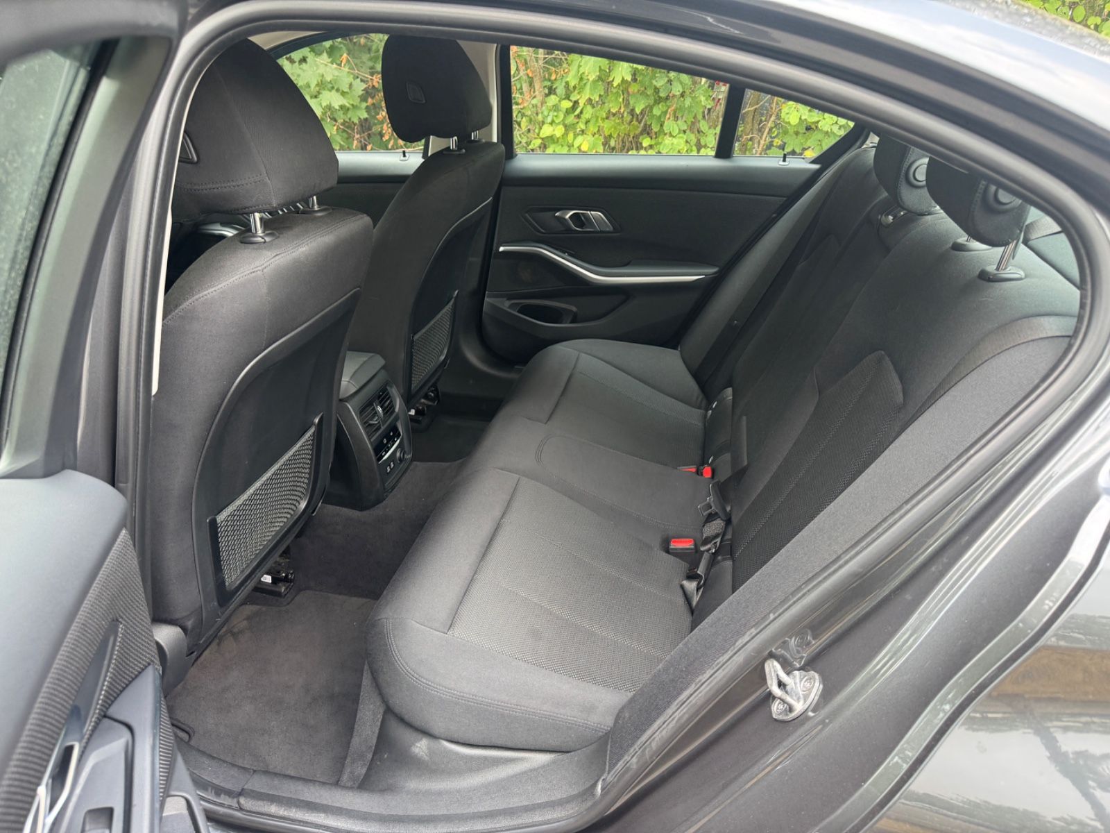 Fahrzeugabbildung BMW 318 3 Limousine 318 d Advantage LED+Navi+Keyless