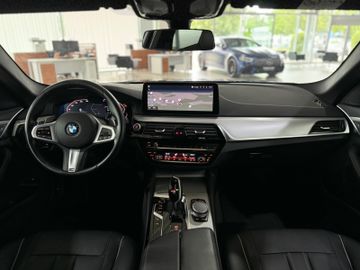 Fahrzeugabbildung BMW 520d xDrTour HUD HI-FI Kamera 360° Live Cock.Pro