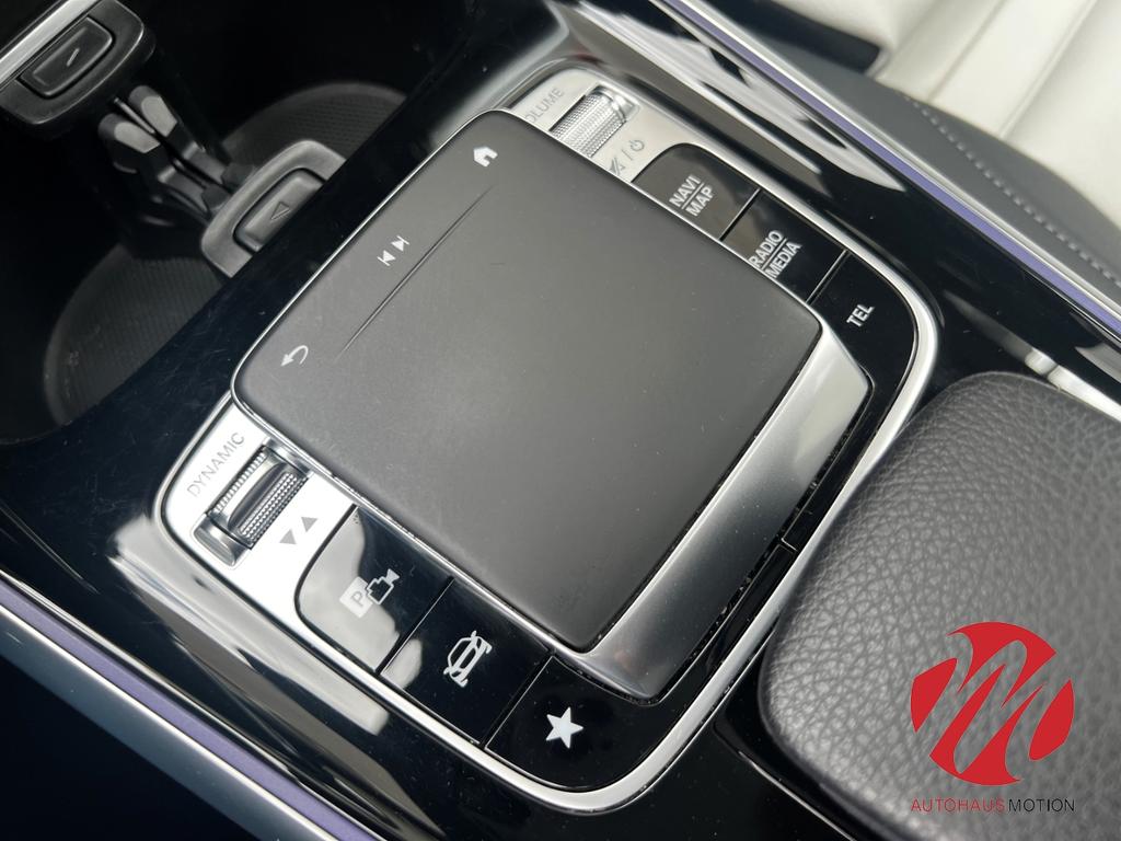 Mercedes-Benz GLB 220