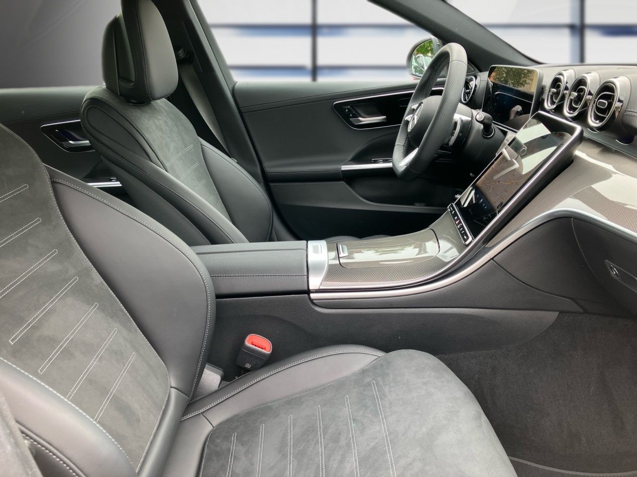 Fahrzeugabbildung Mercedes-Benz C 300 d T AMG AHK+Ambi+Kam+LED+Distr+UrbanGuard
