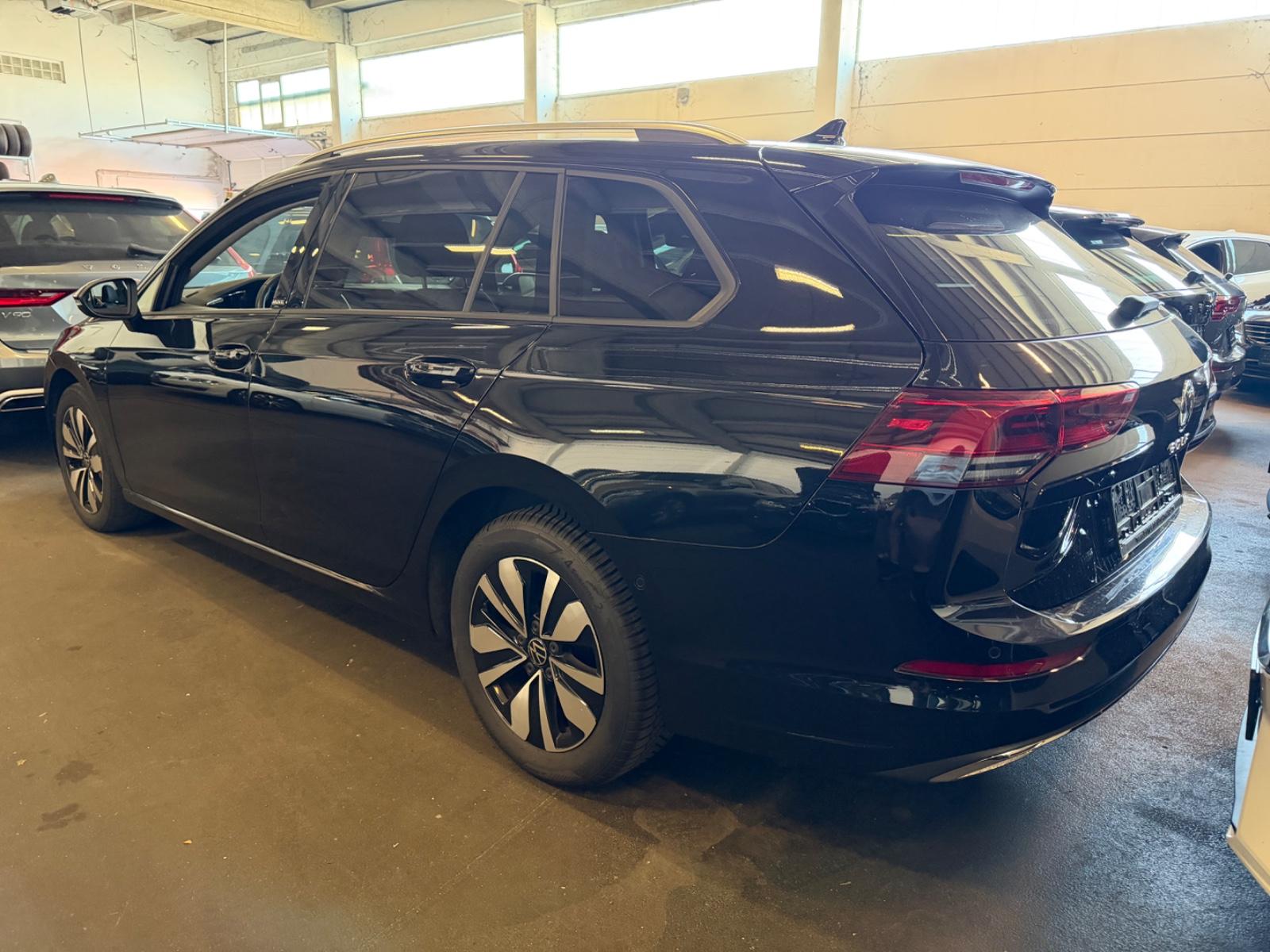 Volkswagen Golf VIII Variant Move