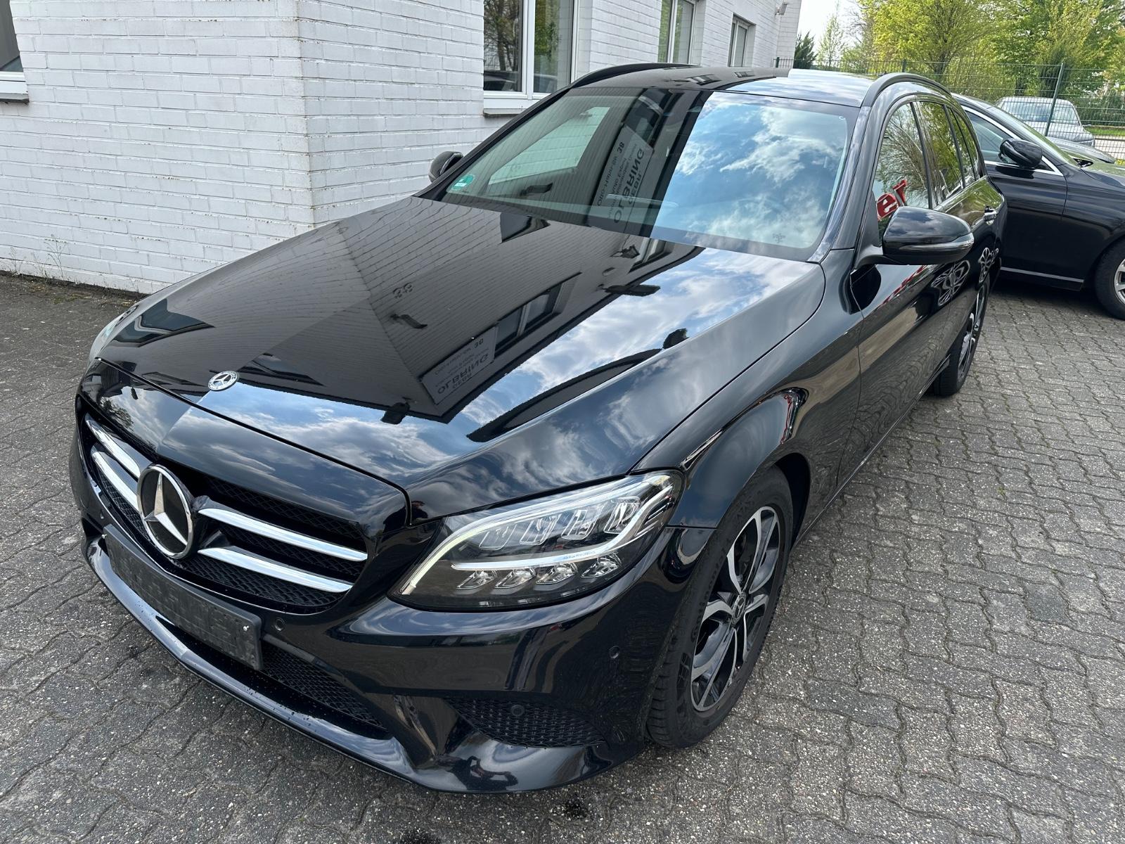 Mercedes-Benz C 220 d T Avantgarde Night AHK Kamera
