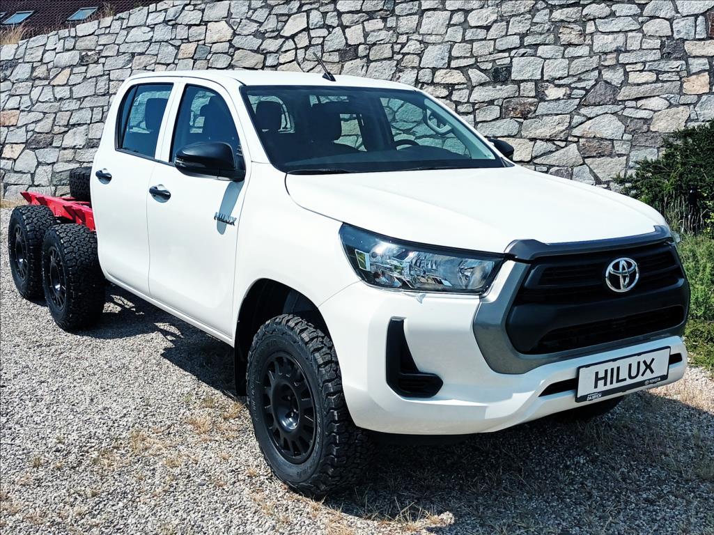 Toyota Hilux 6x6