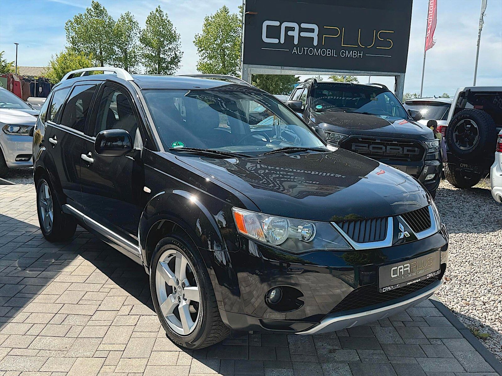 Fahrzeugabbildung Mitsubishi Outlander 2.2 DI-D Intense 4x4 4WD *7 Sitze*