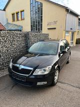 Skoda Octavia 1,6 TDI - Skoda Octavia aus 2012 mit Diesel-Antrieb: Kombi, 1.6