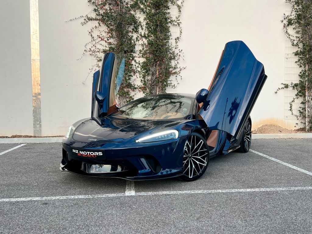 McLaren GT