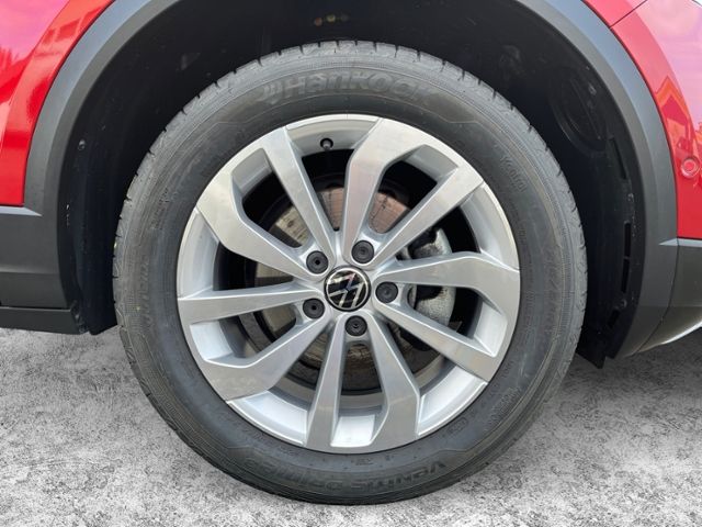 Fahrzeugabbildung Volkswagen T-ROC 1.5 TSI Style DSG KLIMA LED NAVI ALU