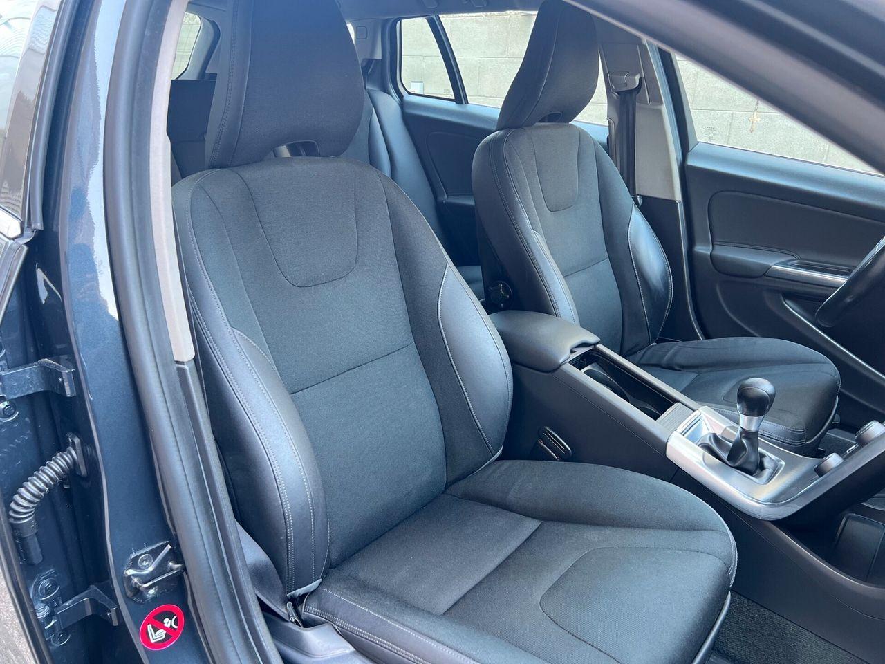 Volvo V60 2012 — photo 13