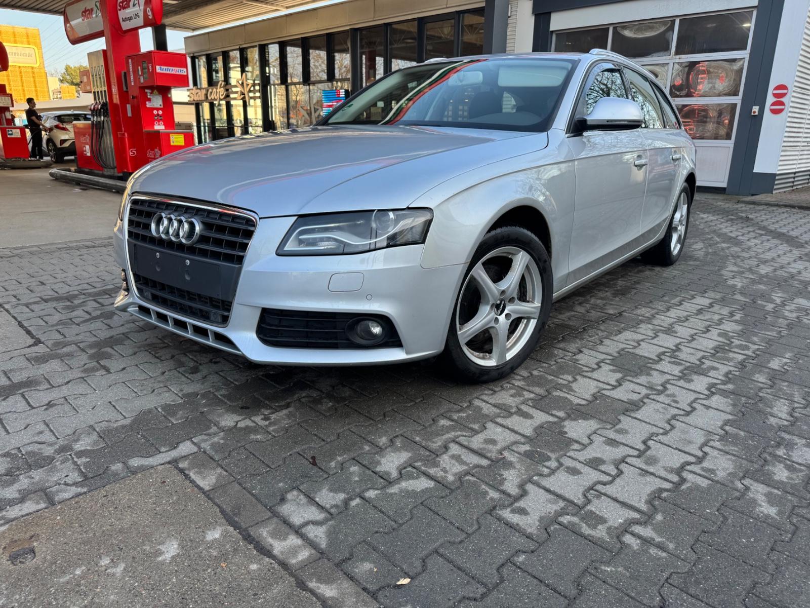 Audi A4 1.8, Automatik, Panoramadach, Navi, Euro5, B8