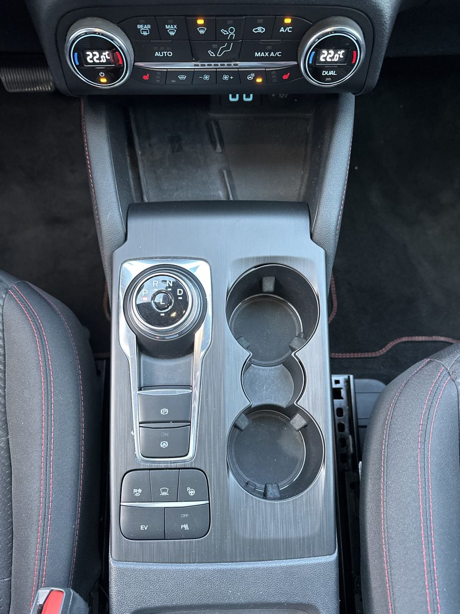 Fahrzeugabbildung Ford Kuga 2.5 Plug-In Hybrid ST-Line NAV+LED+PANO+KAM