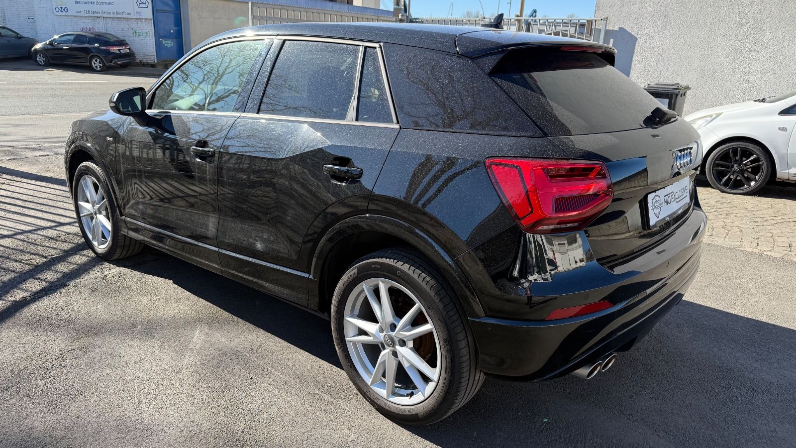 Fahrzeugabbildung Audi Q2 35 TFSI sport S-Line Sportpaket Plus