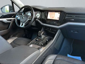 Volkswagen Touareg - 9