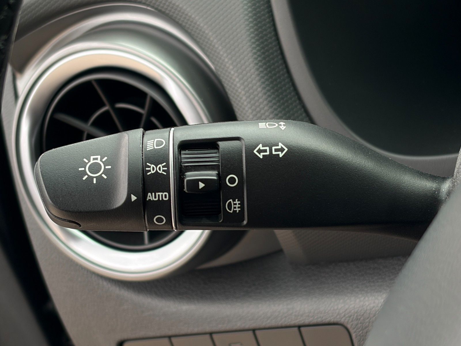 Fahrzeugabbildung Hyundai KONA E Edition 30+ SHZ LHZ LKA ACC KRELL CarPlay