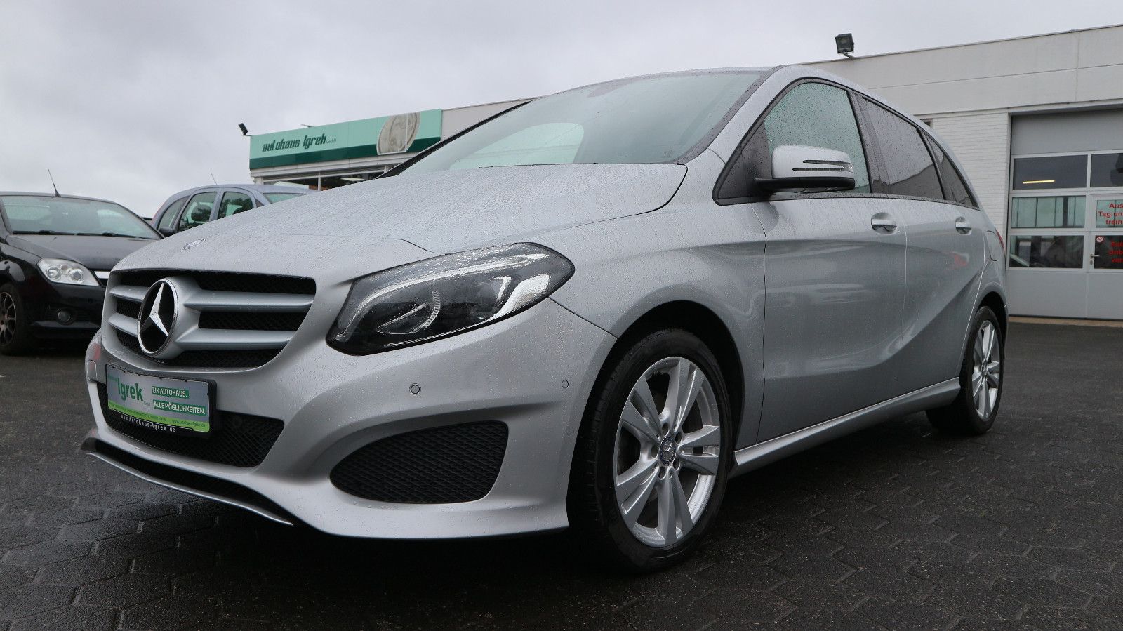 MERCEDES-BENZ B 220 CDI / d Navi/PDC+Kamera/AHK./Automatik.